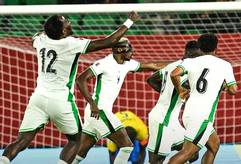 نيجيريا تكتسح الغابون برباعية وتبلغ نهائي الملحق الإفريقي المؤهل لمونديال 2026