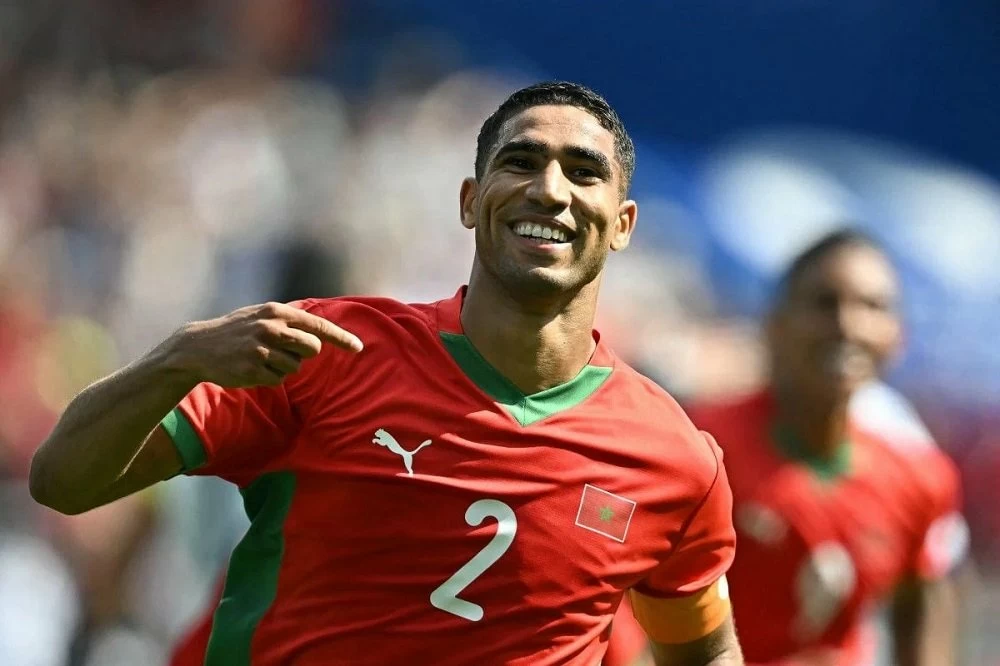 حكيمي يعود إلى المغرب لاستكمال التأهيل استعداداً لـ”الكان”