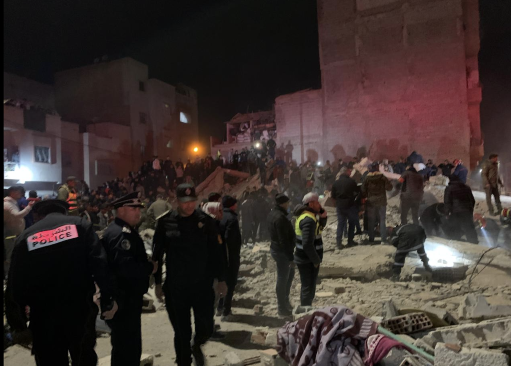فاس.. انهيار عمارتين بحي المسيرة يخلف إصابات ويستنفِر السلطات