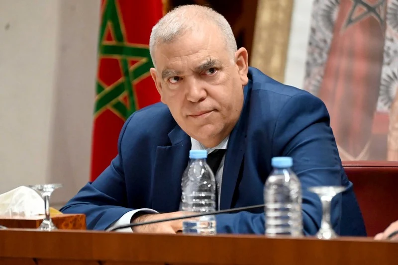 لفتيت يكشف خطة تحديث مواقف السيارات