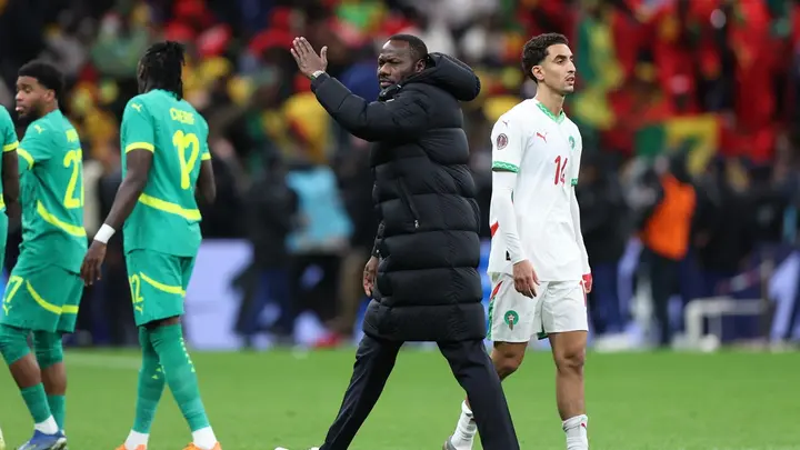 الكاف يوقف مدرب السنغال بابي ثياو إلى أجل غير مسمى بعد أحداث نهائي كأس إفريقيا