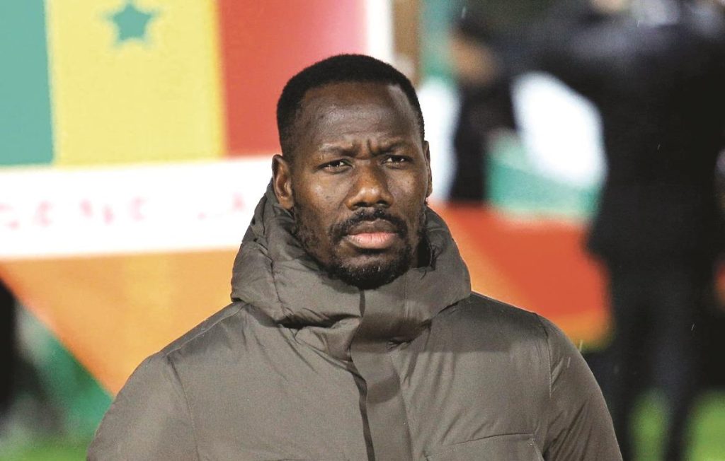 مدرب السنغال يسخر من المنتخب المصري بتصريح مثير للجدل