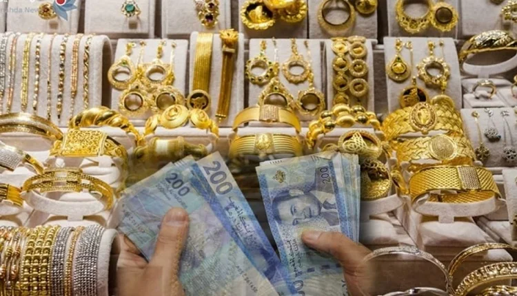 الذهب يرتفع بشكل طفيف مع تراجع الدولار وترقب بيانات التضخم الأمريكية