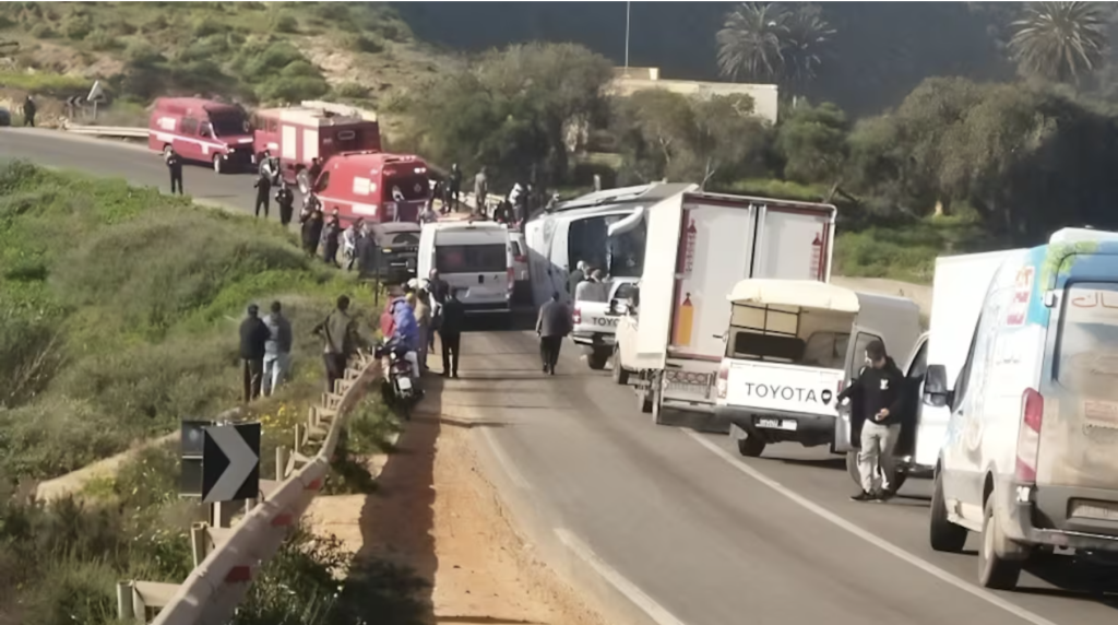 مصرع 4 من عناصر الأمن الوطني وإصابة 26 آخرين في حادثة سير أليمة
