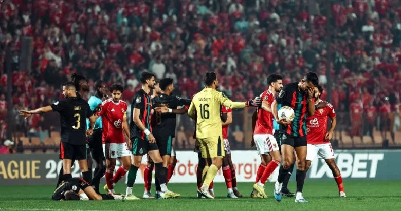 الكاف تدين أحداث مباراة الأهلي والجيش الملكي