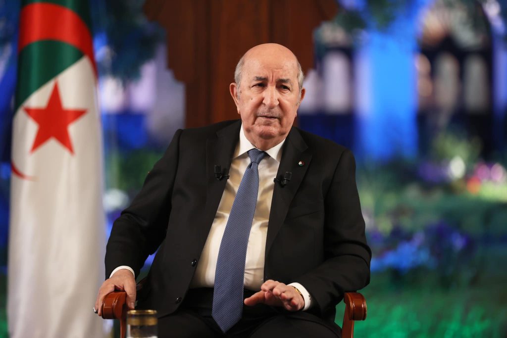 “مناطق الظل” في الجزائر.. حين يطعم النظام “الغريب” ويجيع أهل الدار