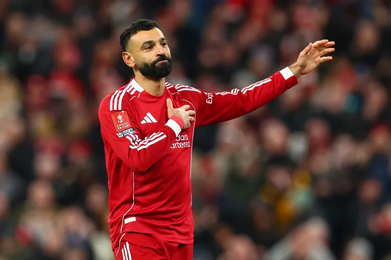 نهاية حقبة ذهبية: محمد صلاح يستعد للرحيل عن ليفربول تاركًا إرثًا لا يُمحى
