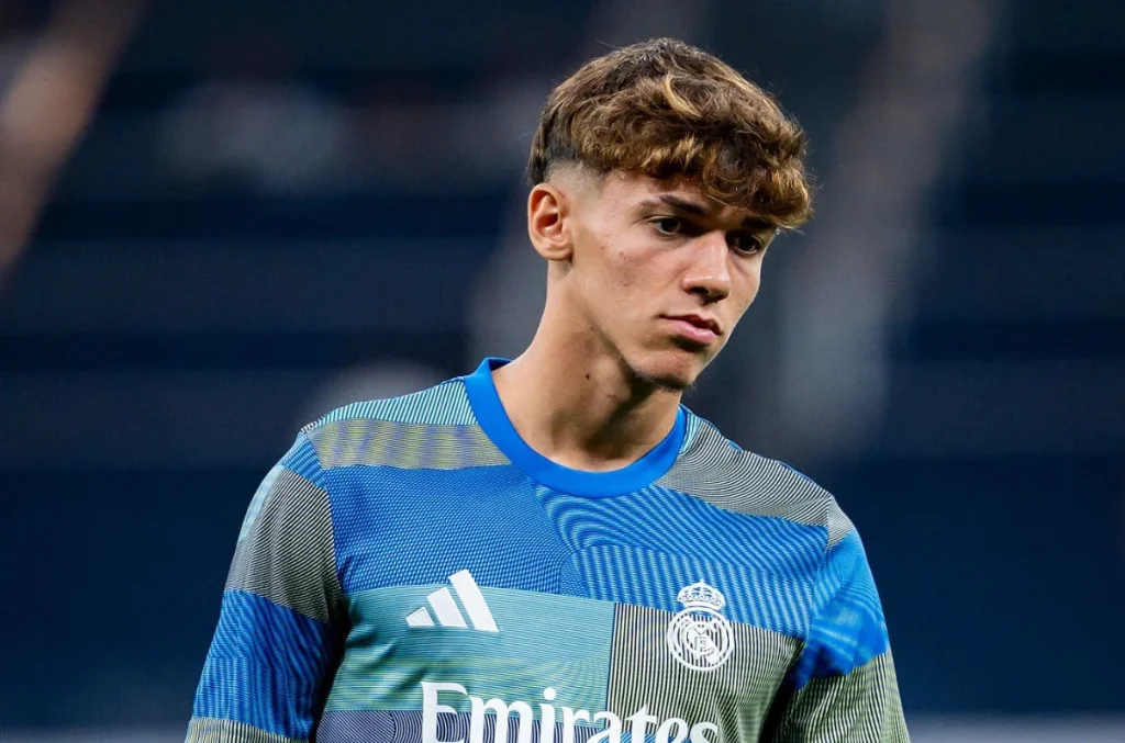 تياغو بيتارش يحسم الجدل.. موهبة ريال مدريد يختار “لاروخا” رسمياً