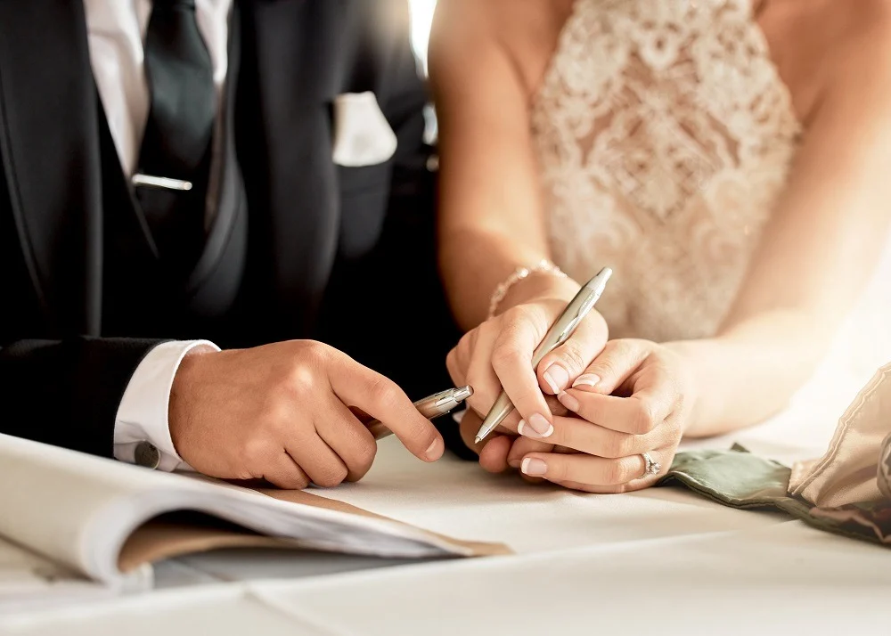 إضراب “العدول” يشلّ المحاكم.. تعليق عقود الزواج بالمملكة من 2 إلى 10 مارس
