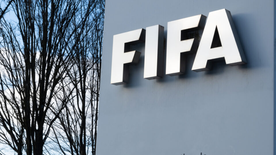 مونديال 2026: الفيفا يطمئن الجماهير وسط تحديات جيوسياسية