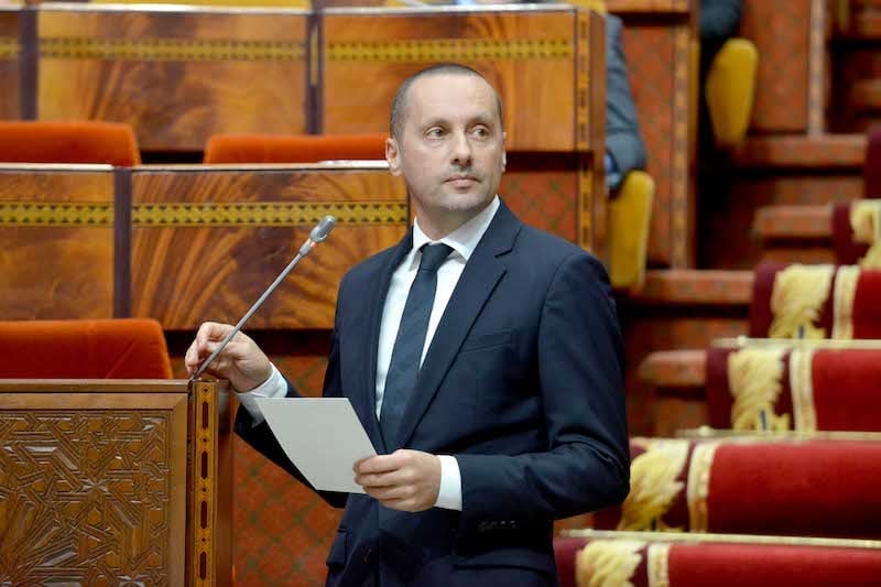 أزمة المواعيد الطبية في المغرب: وعود الوزير التهراوي تصطدم بواقع الانتظار حتى 2027