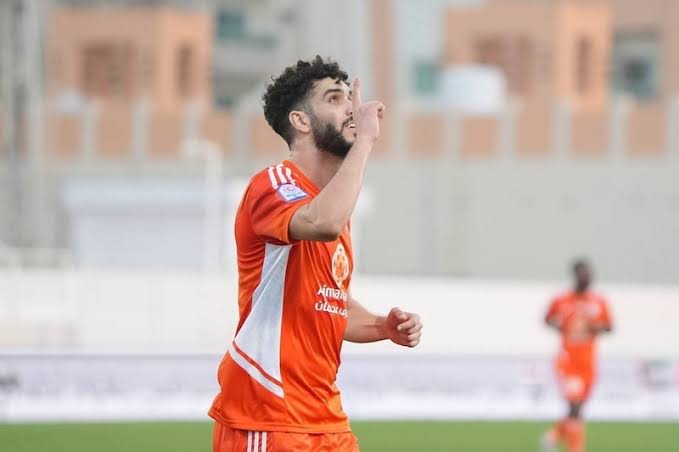 أزارو ينفرد بصدارة الهدافين المغاربة في الدوري الإماراتي