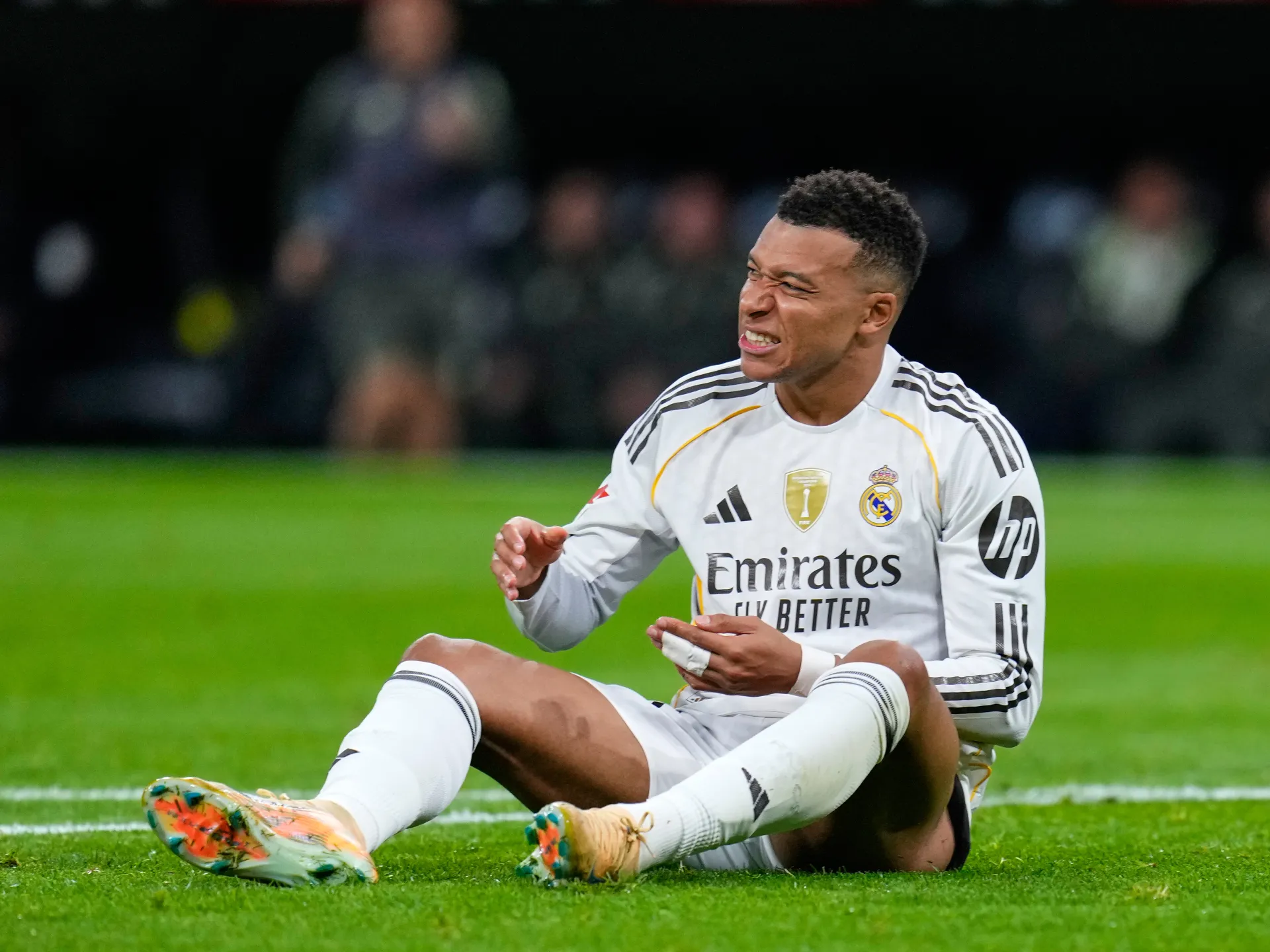 الغموض يسيطر على مدريد… ومبابي عنوان الأزمة قبل القمة