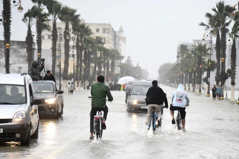 تحذيرات جوية بالمغرب: أمطار رعدية ورياح قوية تضرب مناطق متعددة