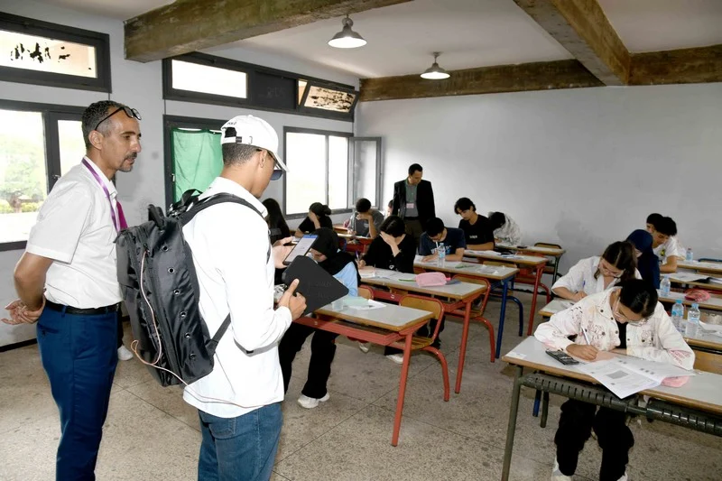 خبراء يطالبون بتقييم شامل لأثر أجهزة كشف الغش على طلاب البكالوريا