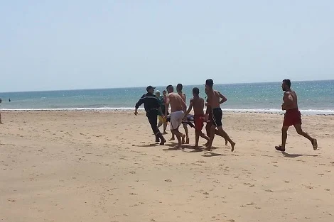 اعتداء على مواطن بشاطئ الغابة الدبلوماسية بطنجة.. جدل حول استغلال الملك البحري يتصاعد