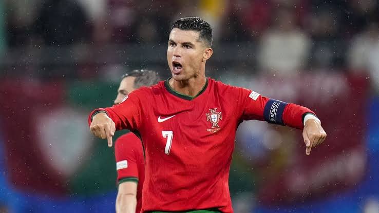 بعد 60 عاماً.. رونالدو يزيح أوزيبيو من الصدارة