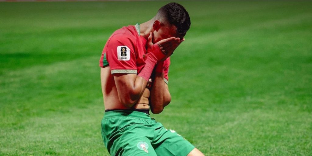 بكيت لأنني تألمت كثيراً”.. رحيمي يفتح قلبه بعد التألق