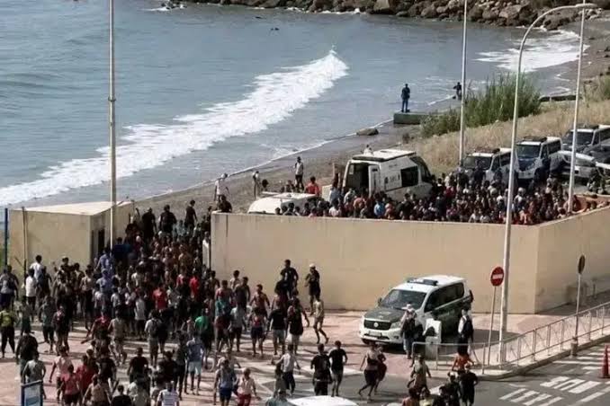 سبتة تحت وطأة موجة هجرة غير مسبوقة: تداعيات إنسانية وسياسية