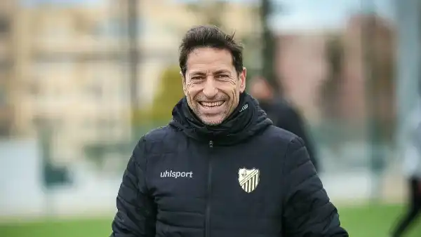 رسميًا.. بابلو فرانكو يغادر العارضة التقنية للمغرب الفاسي