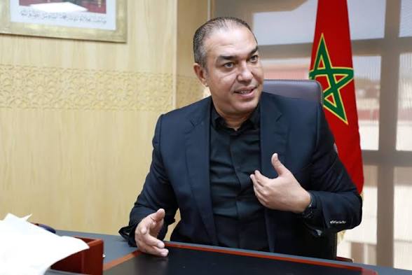 حين يهدد السياسي الصحافة.. أوزين يختار الطريق الخطأ