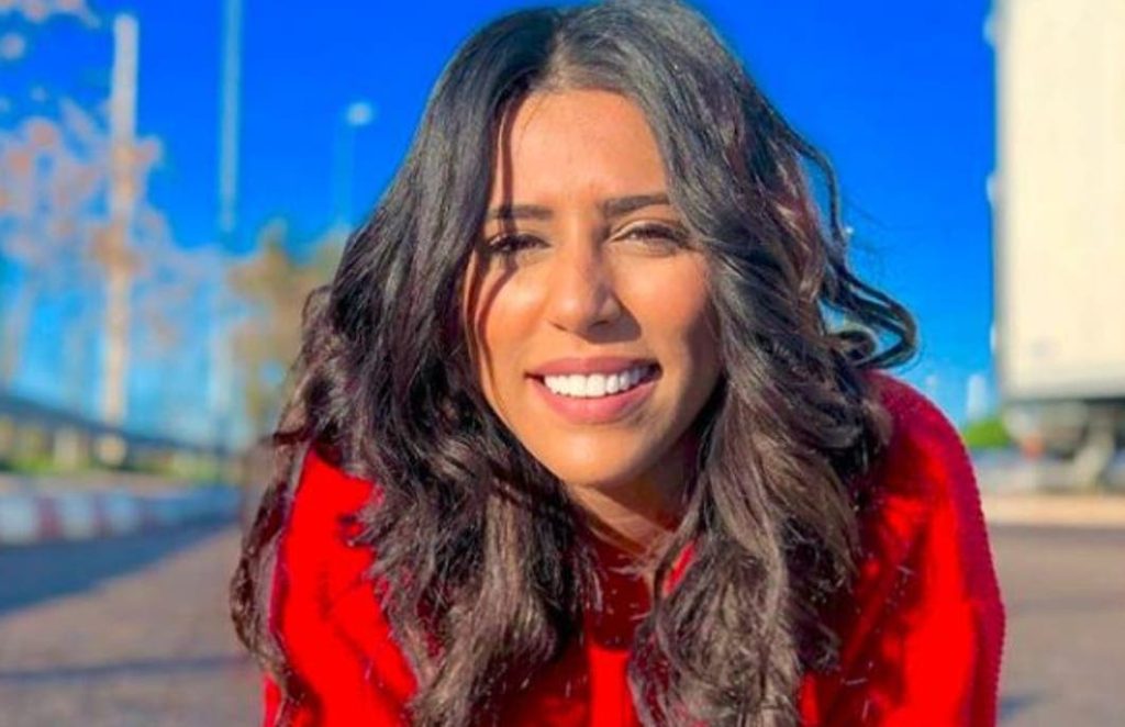 صفحة تنتحل صفة رجاء بلمير وتنشر صورا مفبركة.. والفنانة تلجأ إلى القضاء