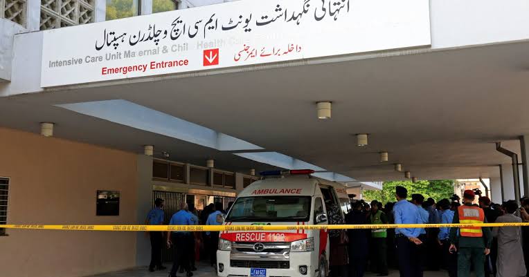 باكستان.. مقتل 14 رضيعا في حريق داخل مستشفى بإسلام آباد