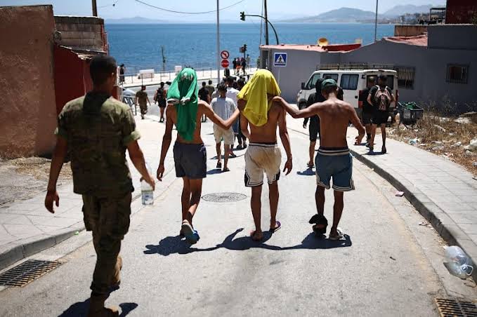 المغرب يرفع جاهزيته الأمنية شمالا تحسبا لدعوات اقتحام سبتة المحتلة