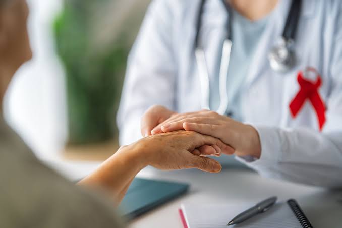 دراسة تكشف: أمراض القلب وعوامل نمط الحياة تضاعف خطر السرطان المميت لدى الرجال