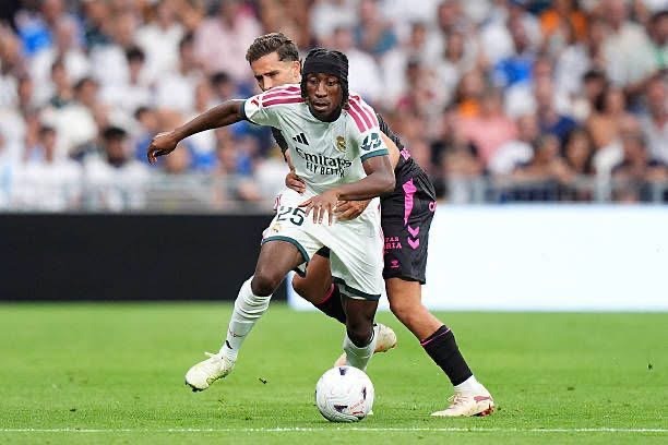 ريال مدريد يكتسح رايو فايكانو برباعية في الدوري الإسباني