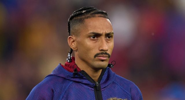 برشلونة يتوصل إلى اتفاق لتمديد عقد رافينيا حتى 2030