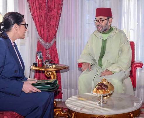 الملك محمد السادس يستقبل فاطمة الزهراء المنصوري بالقصر الملكي بالرباط