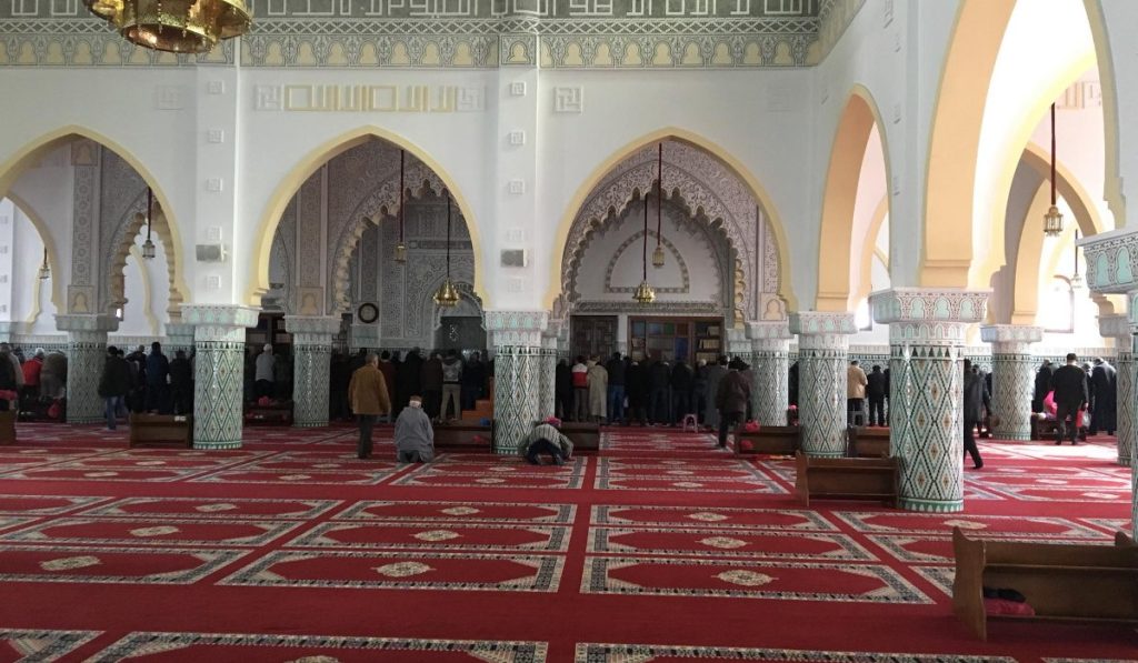 قاعات صلاة النساء: 30% من مساحة المساجد الجديدة بمعايير الأوقاف